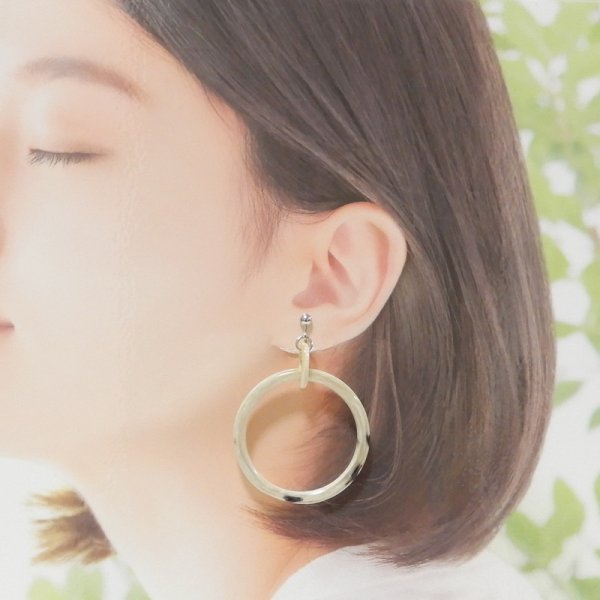 画像1: 「水牛」イヤリング 軽やかなリング Φ4.7cm（4） (1)