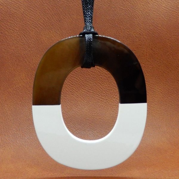 画像1: 「水牛」ペンダント オーバル oval ホワイト 白 white（2） (1)